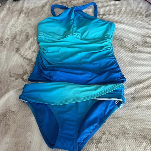 Bleu Rod Beattie Coast To Coast High-Neck Underwire Tankini Top & Hipster Bottom - Picture 9 of 13